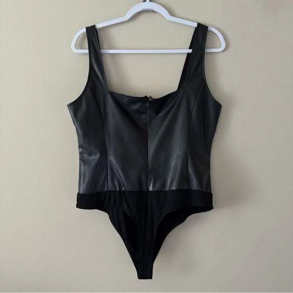 Paige Rinna Faux Leather V Neck Bodysuit Size XL - Picture 7 of 14